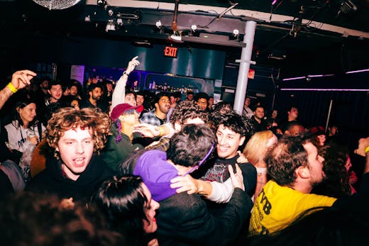 FSUVav_LzbaM9x-Pg_MAz